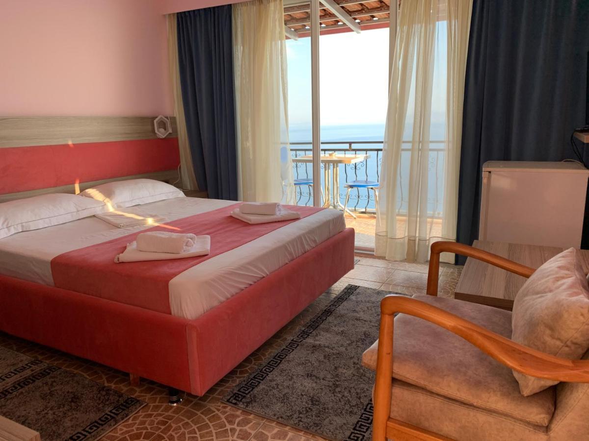 Hotel Odhisea Qeparo Buitenkant foto