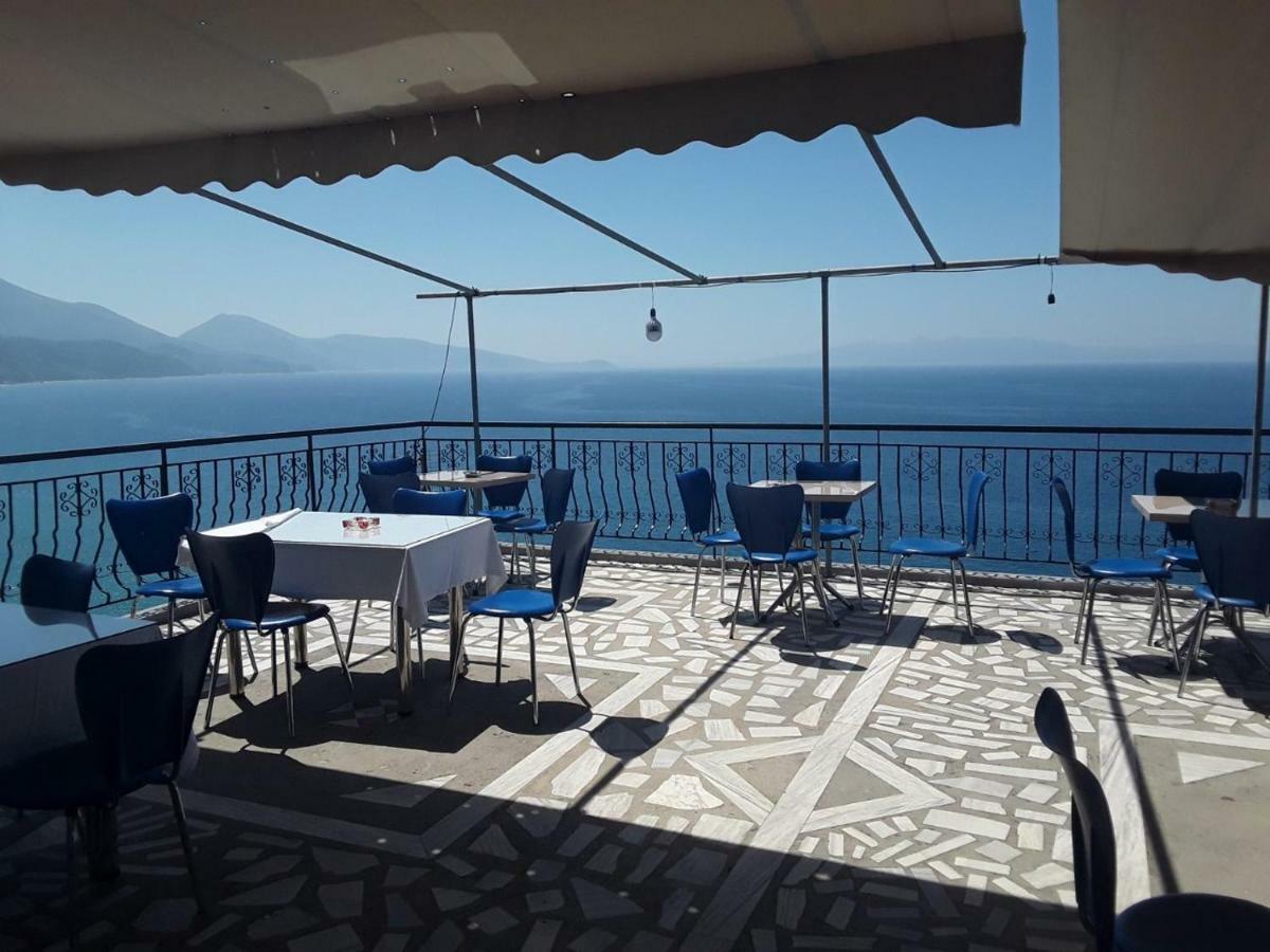 Hotel Odhisea Qeparo Buitenkant foto